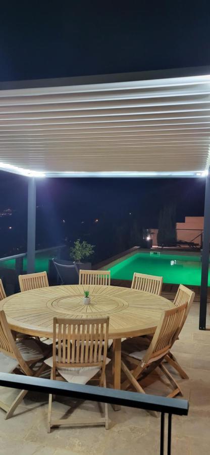 Les De Pietra Rossa Apartment